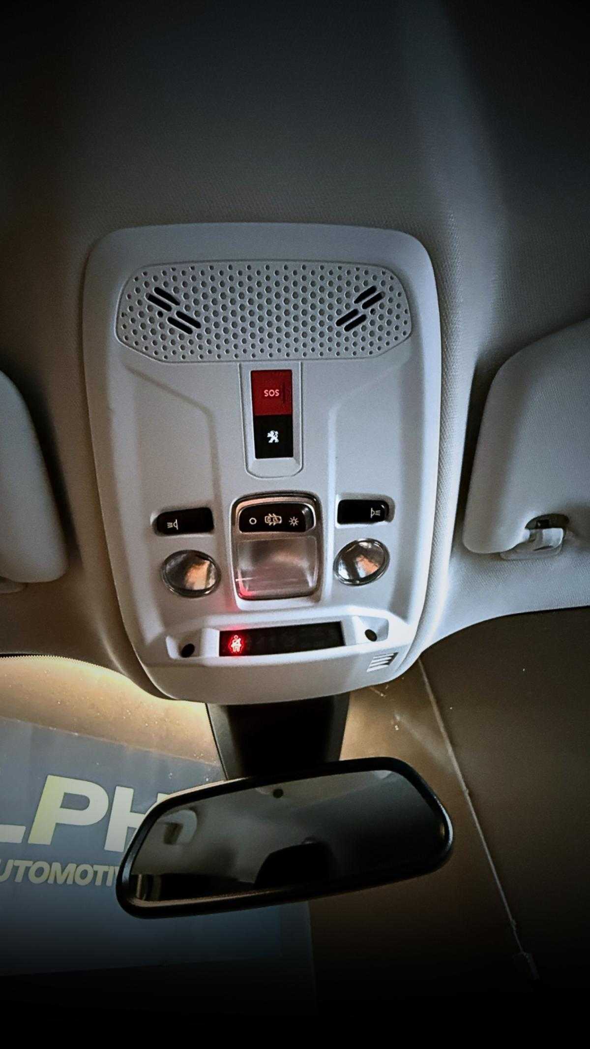 peugeot-2008-2021-gasolina-1199cc