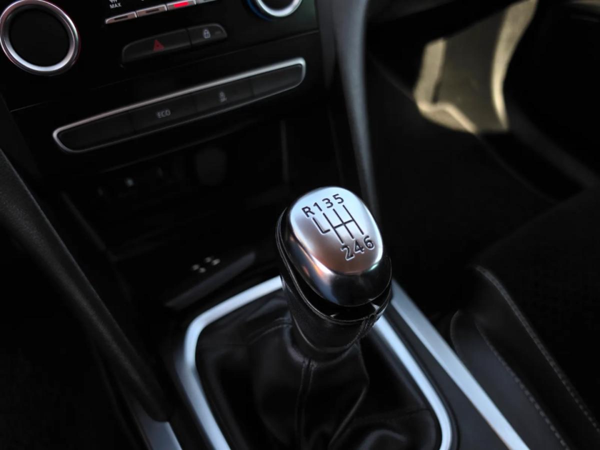renault-megane-2017-gasolina-1197cc