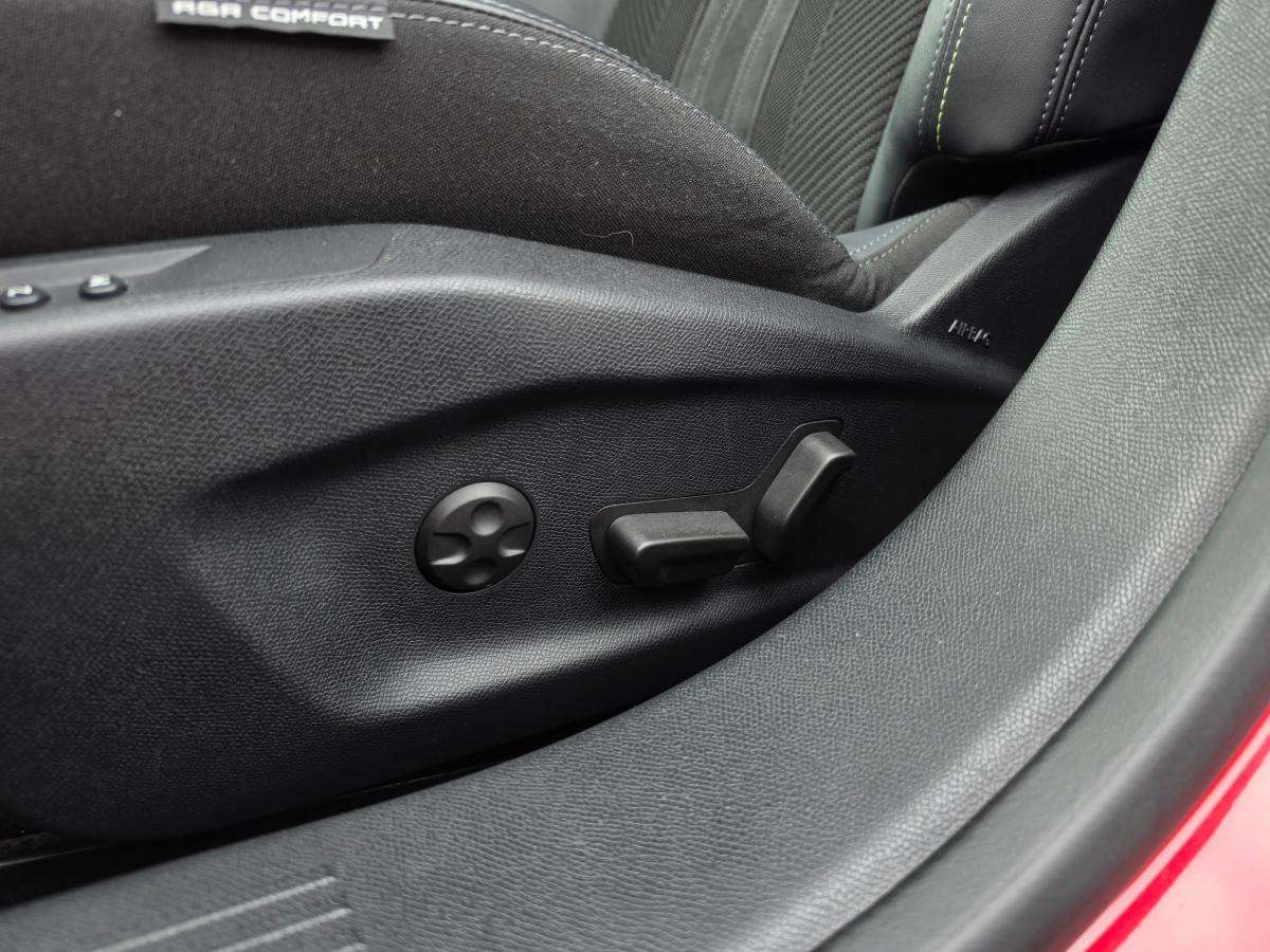 peugeot-308-2022-gasolina-1199cc