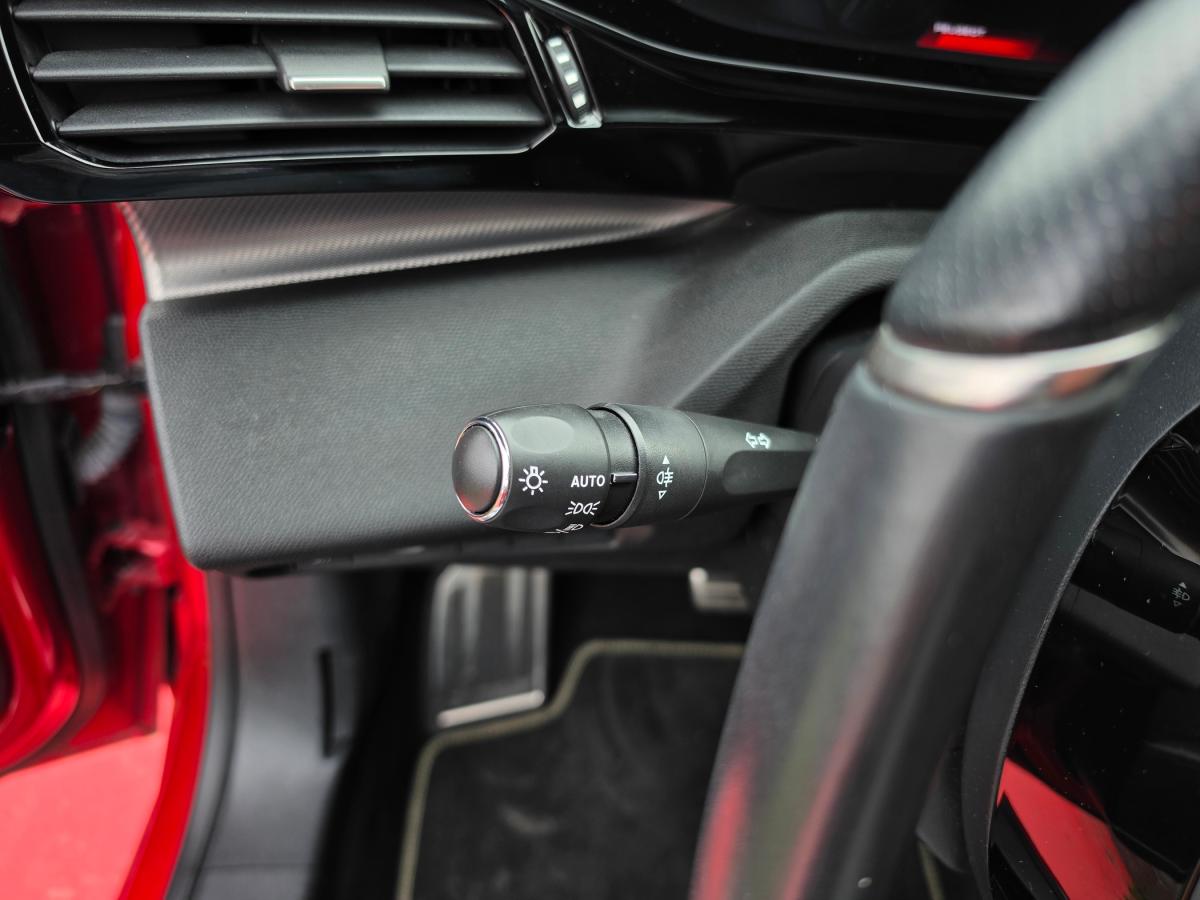 peugeot-308-2022-gasolina-1199cc