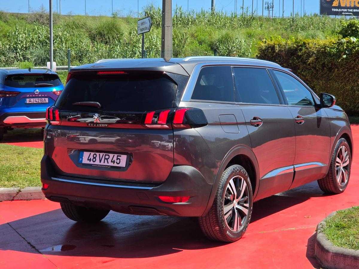 peugeot-5008-2018-diesel-1499cc