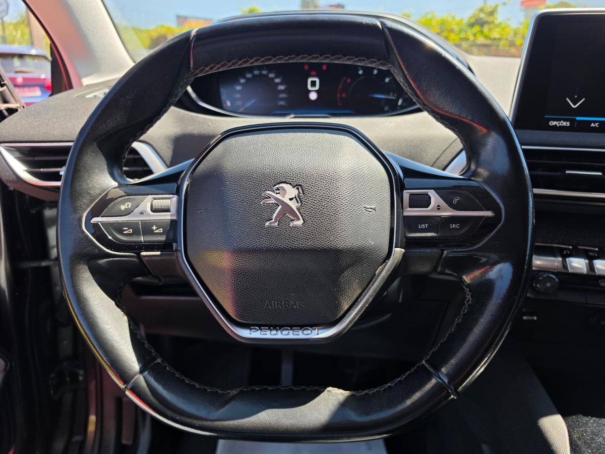 peugeot-5008-2018-diesel-1499cc