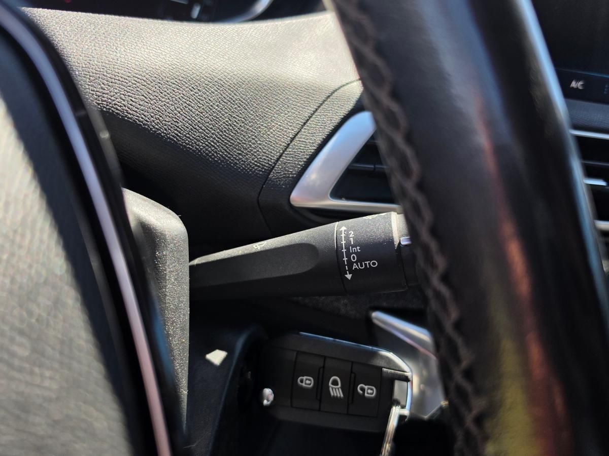 peugeot-5008-2018-diesel-1499cc