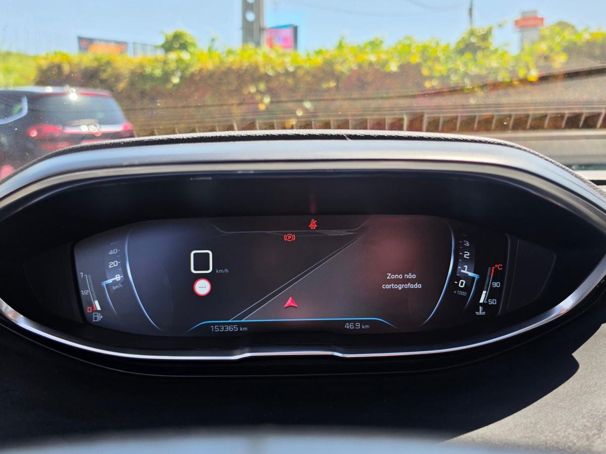 peugeot-5008-2018-diesel-1499cc