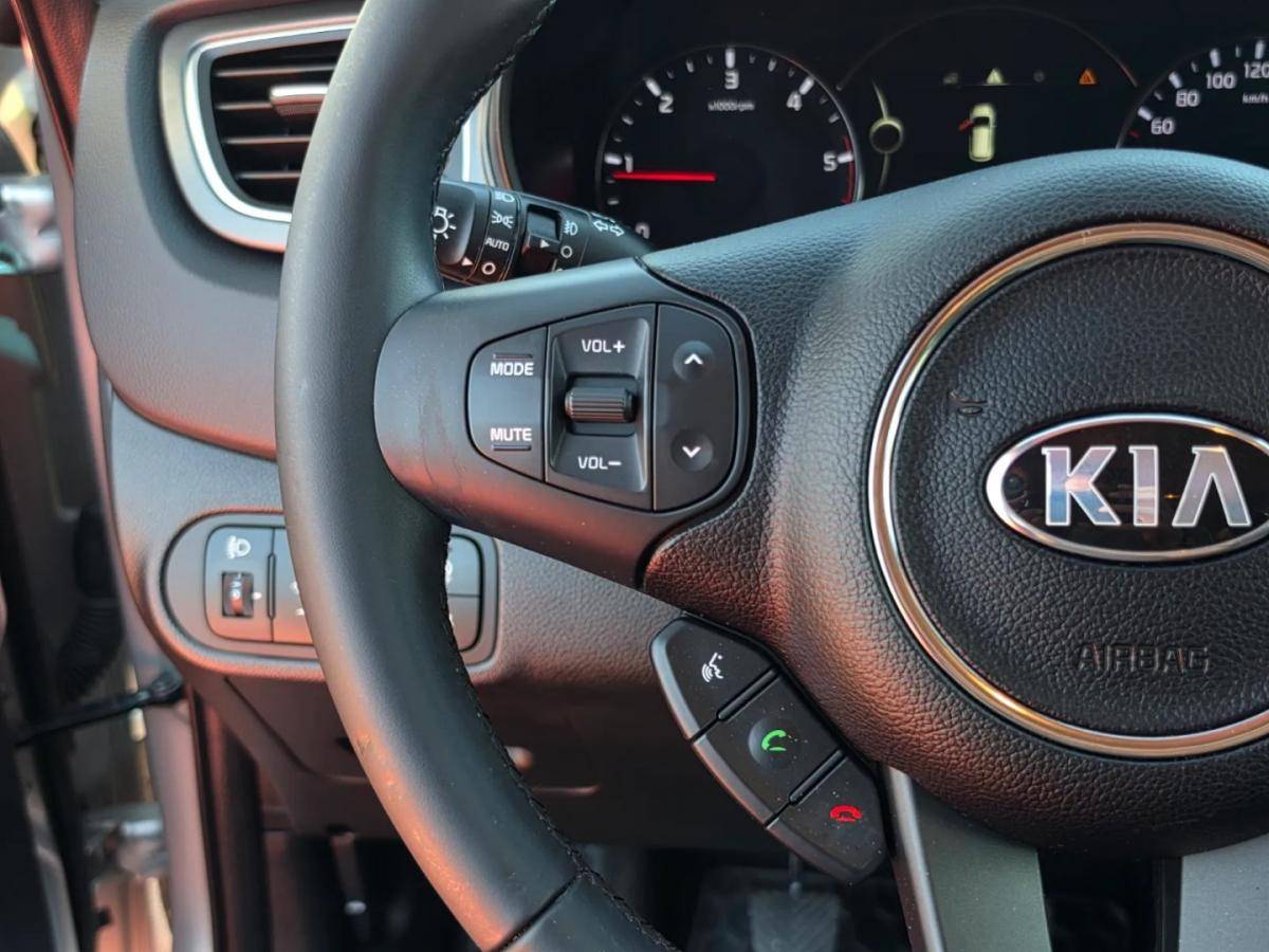 kia-carens-2015-diesel-1685cc