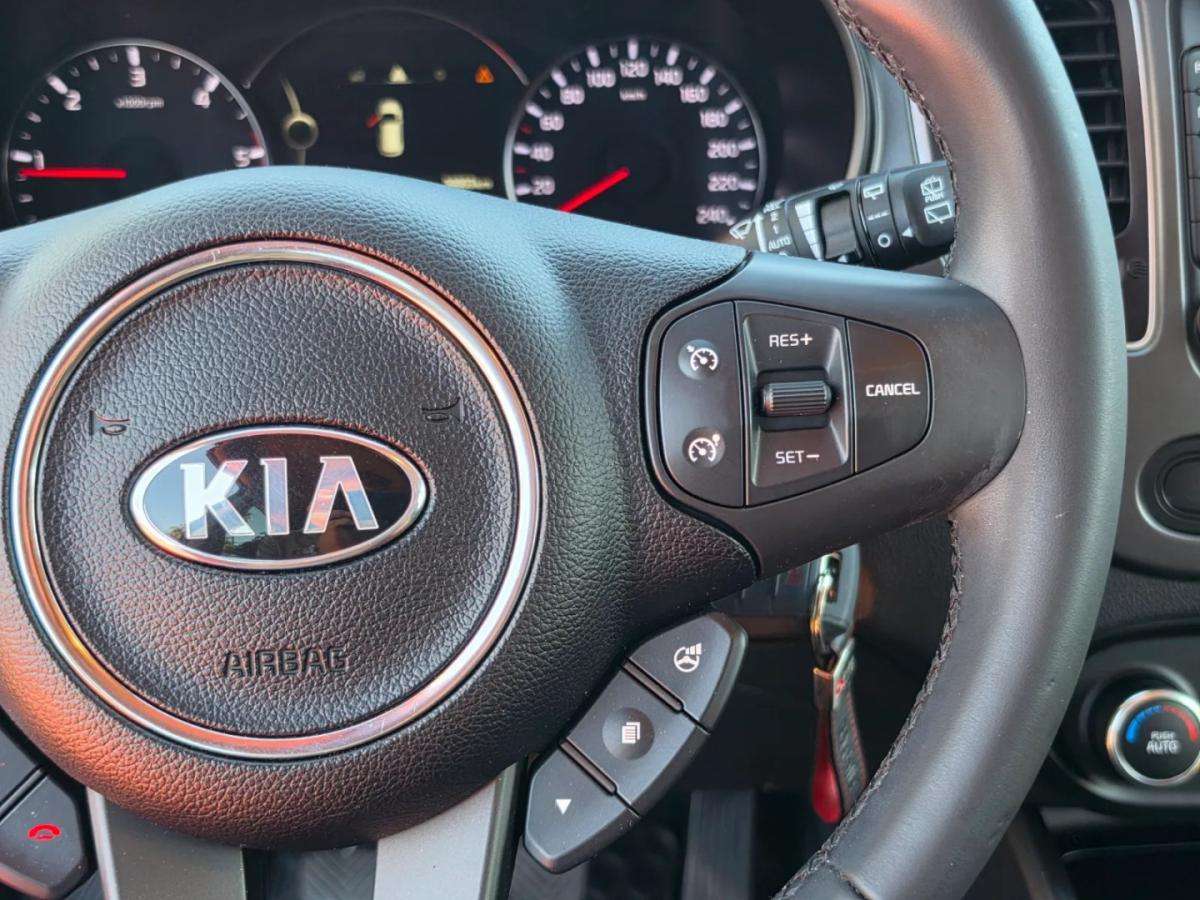 kia-carens-2015-diesel-1685cc