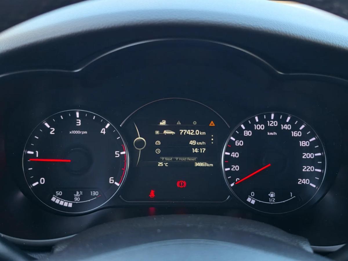 kia-carens-2015-diesel-1685cc