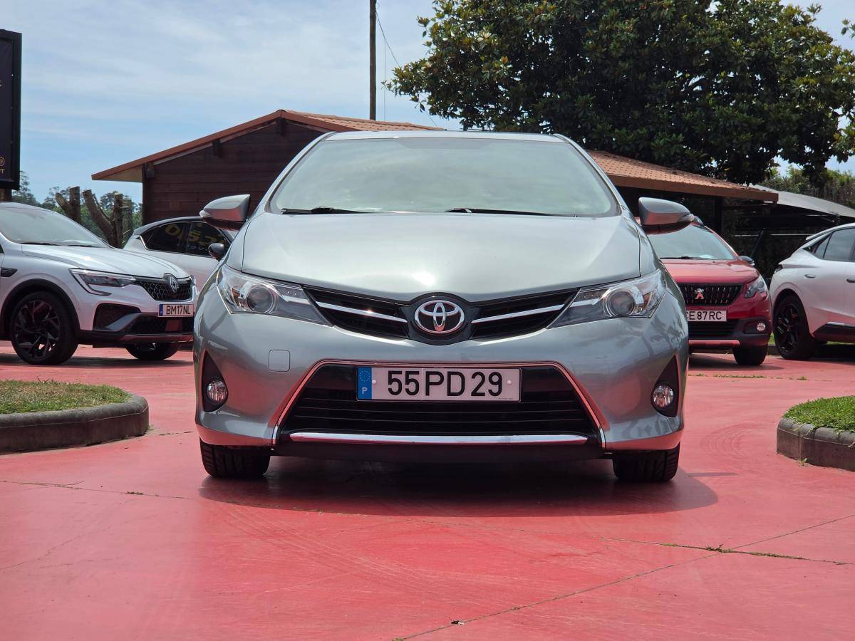 toyota-auris-2014-diesel-1364cc