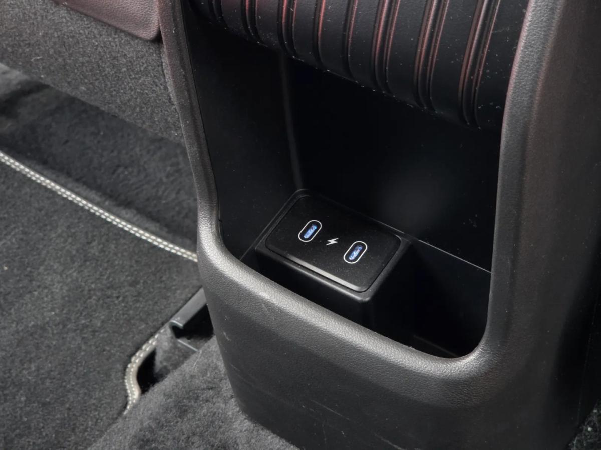 hyundai-kauai-2024-gasolina-998cc