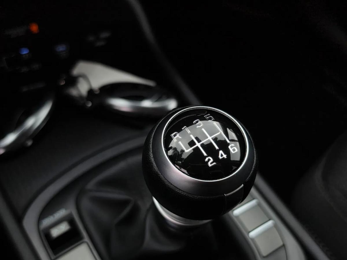 hyundai-kauai-2024-gasolina-998cc