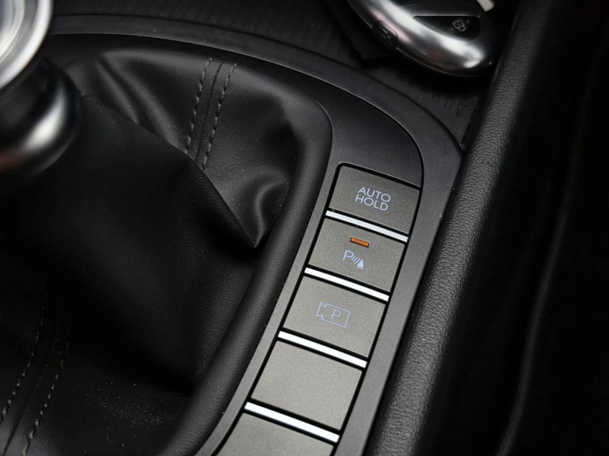 hyundai-kauai-2024-gasolina-998cc