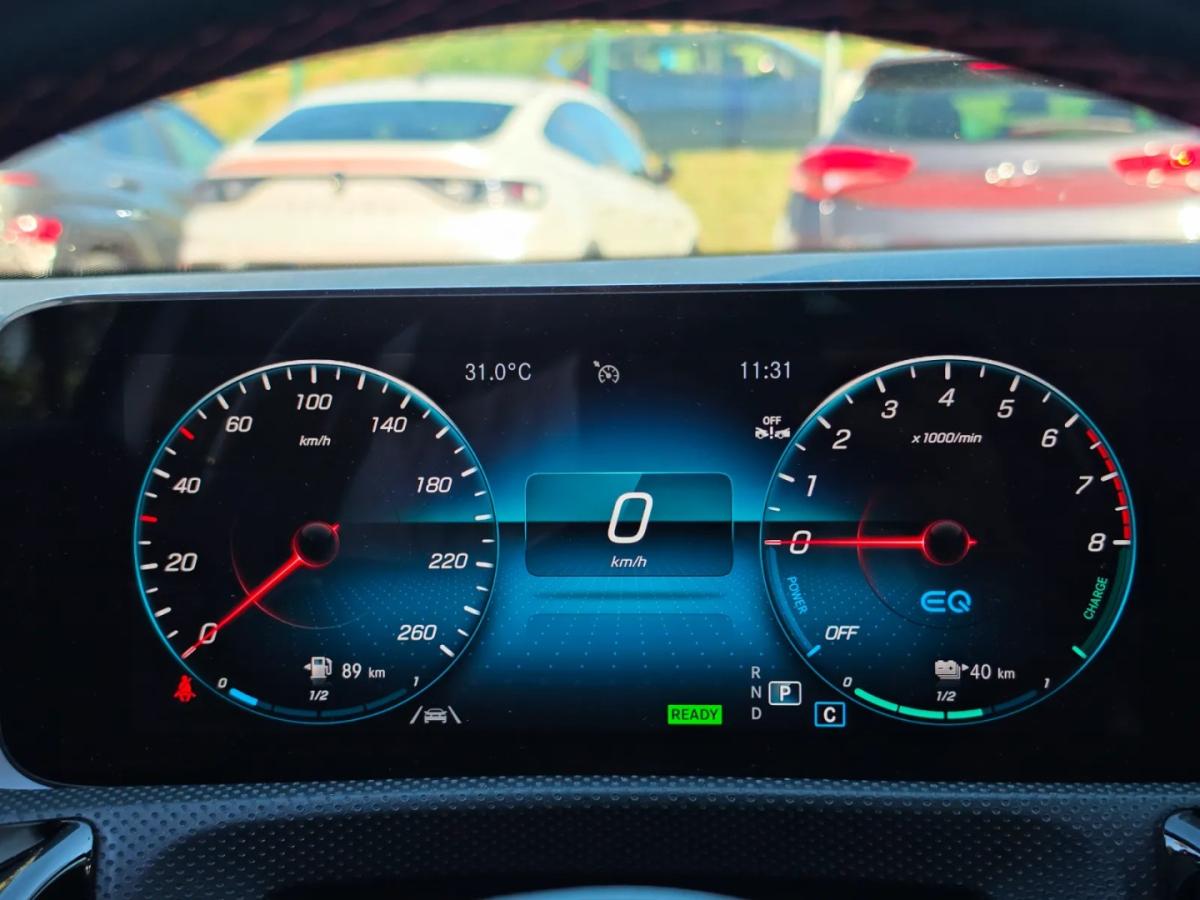 mercedes-benz-classe-a-2022-hibrido-1332cc