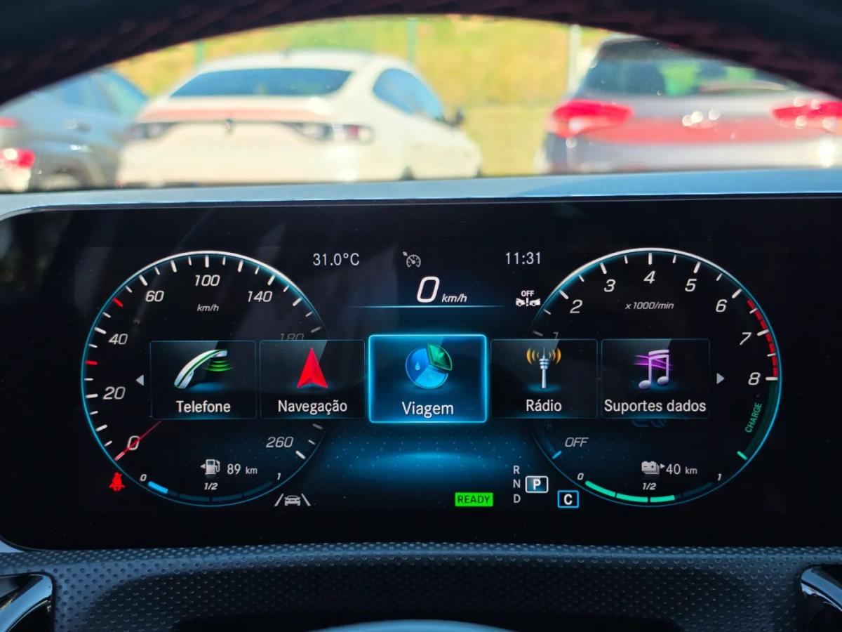 mercedes-benz-classe-a-2022-hibrido-1332cc