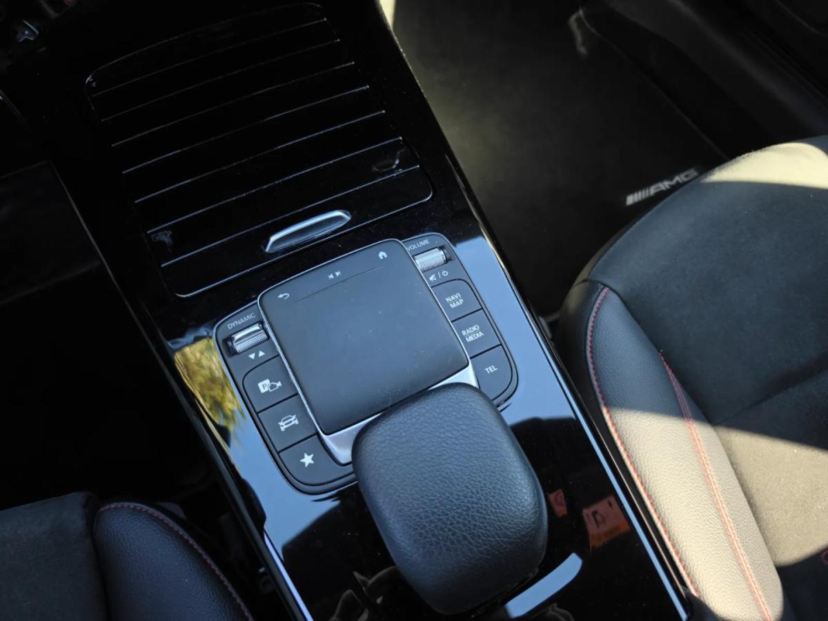 mercedes-benz-classe-a-2022-hibrido-1332cc