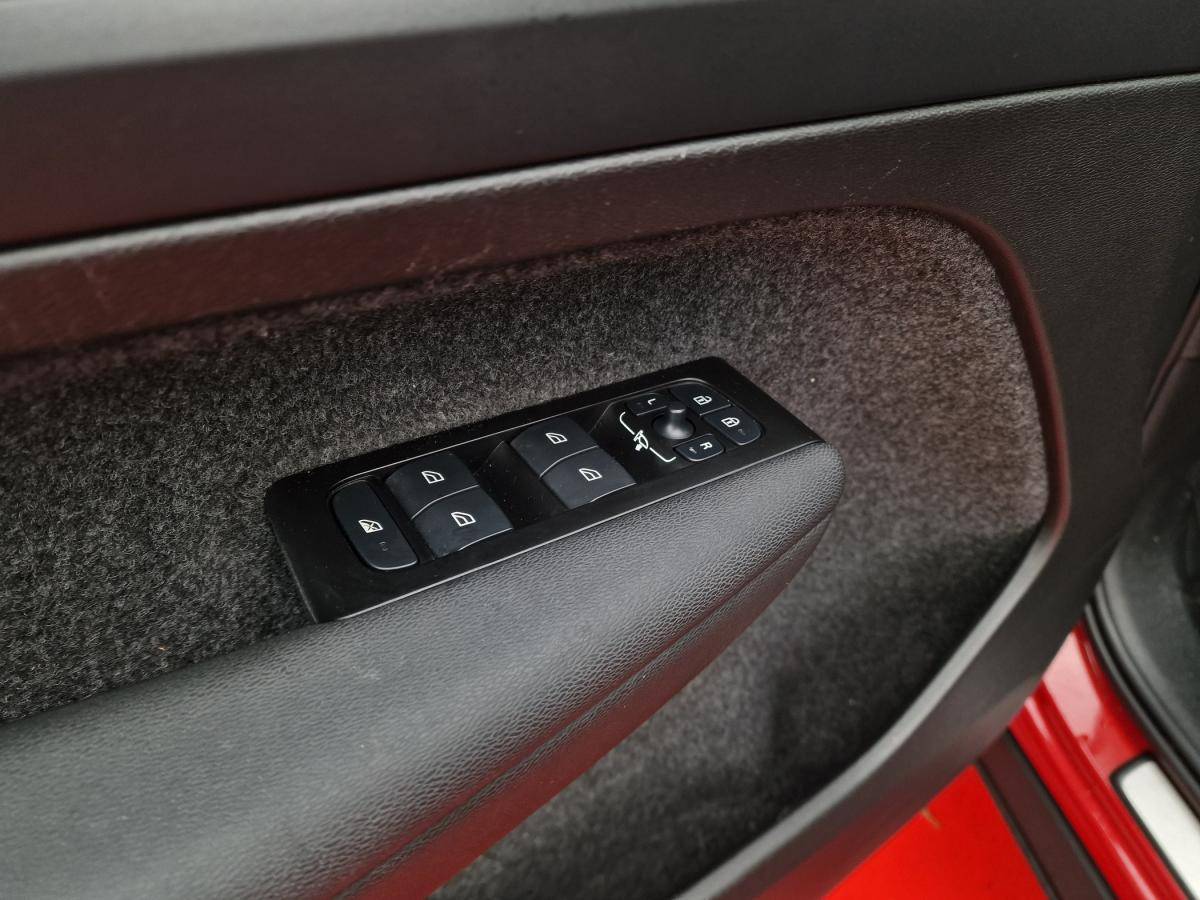 volvo-xc40-2022-hibrido-a-gasolina-1477cc