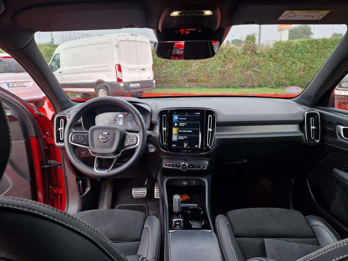 volvo-xc40-2022-hibrido-a-gasolina-1477cc
