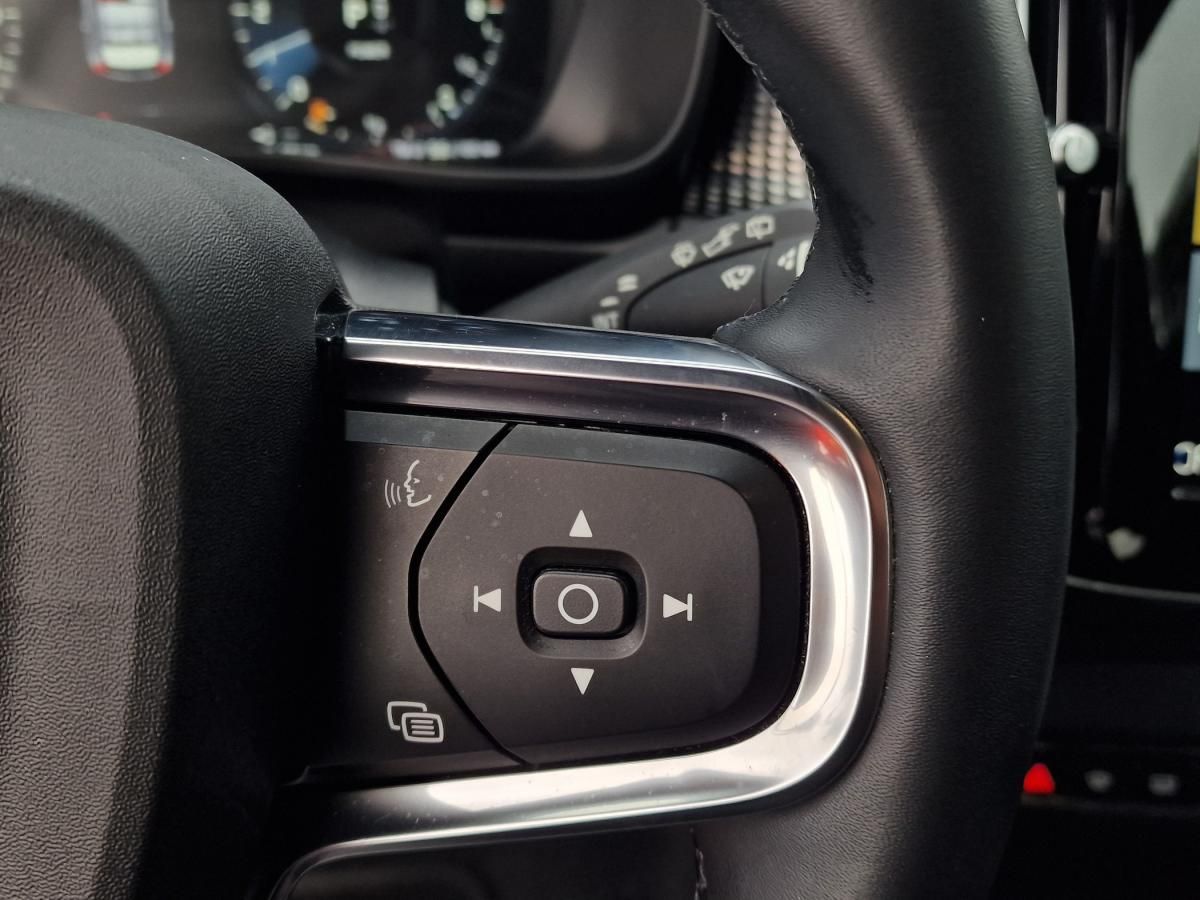 volvo-xc40-2022-hibrido-a-gasolina-1477cc