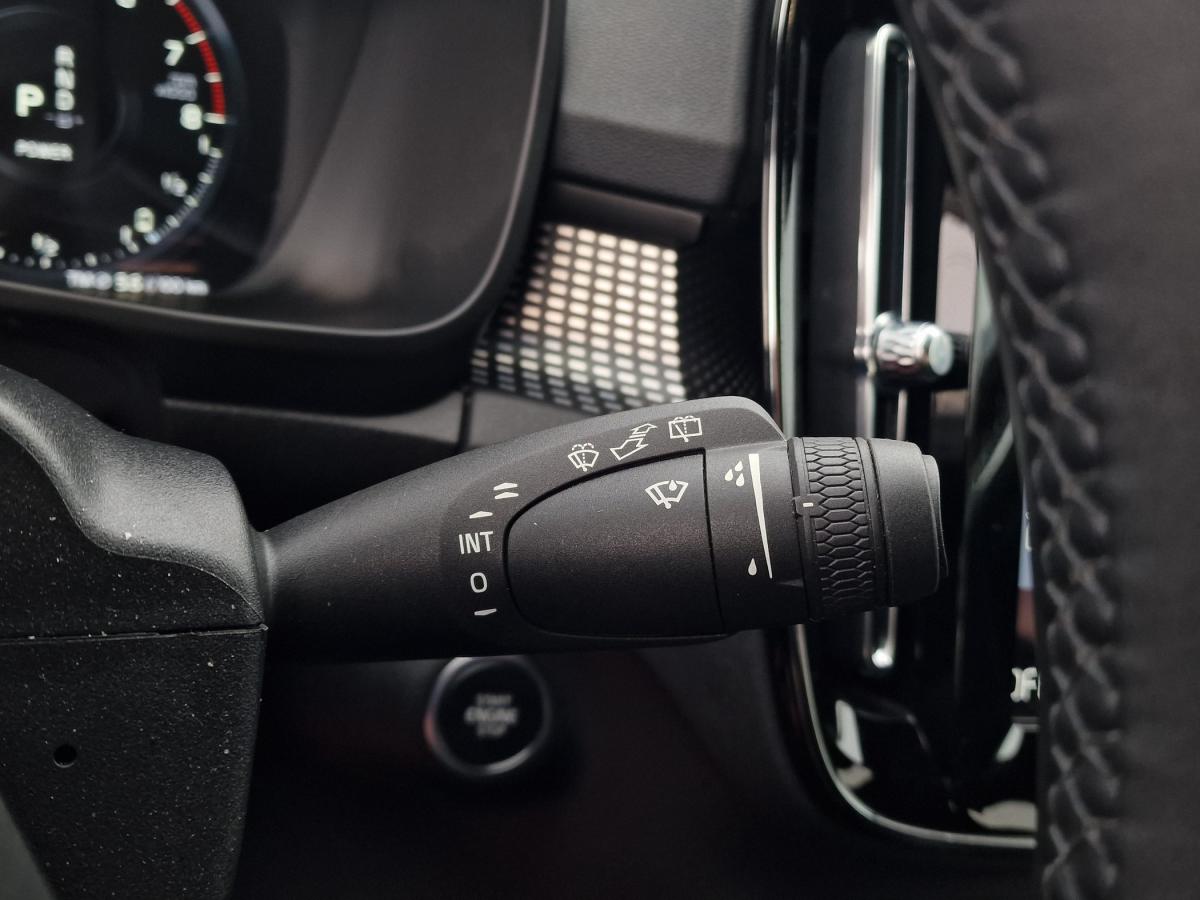 volvo-xc40-2022-hibrido-a-gasolina-1477cc