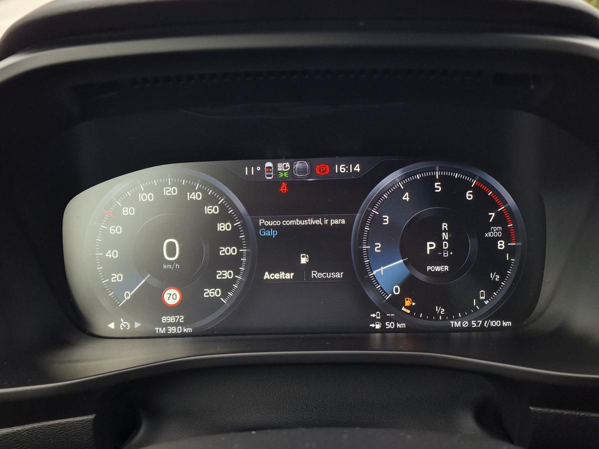 volvo-xc40-2022-hibrido-a-gasolina-1477cc