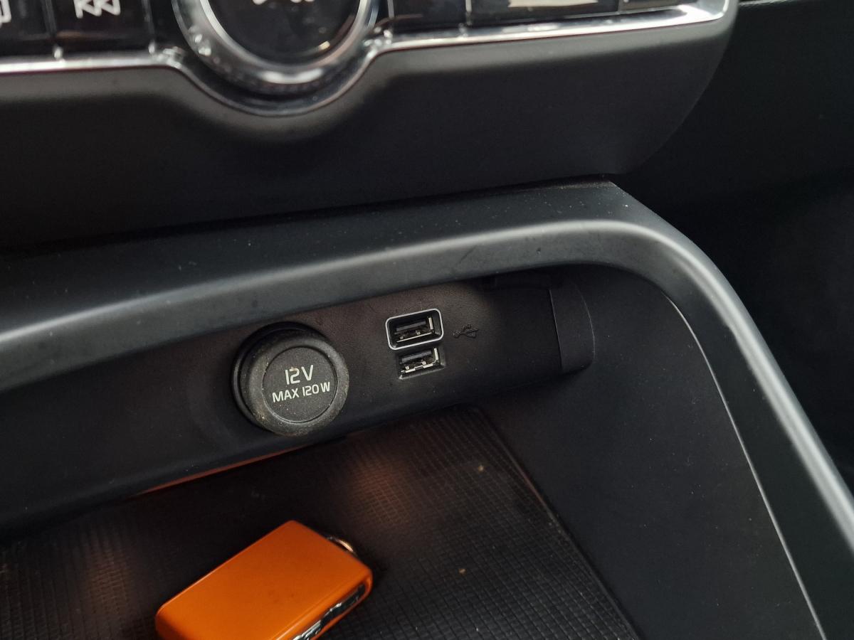 volvo-xc40-2022-hibrido-a-gasolina-1477cc