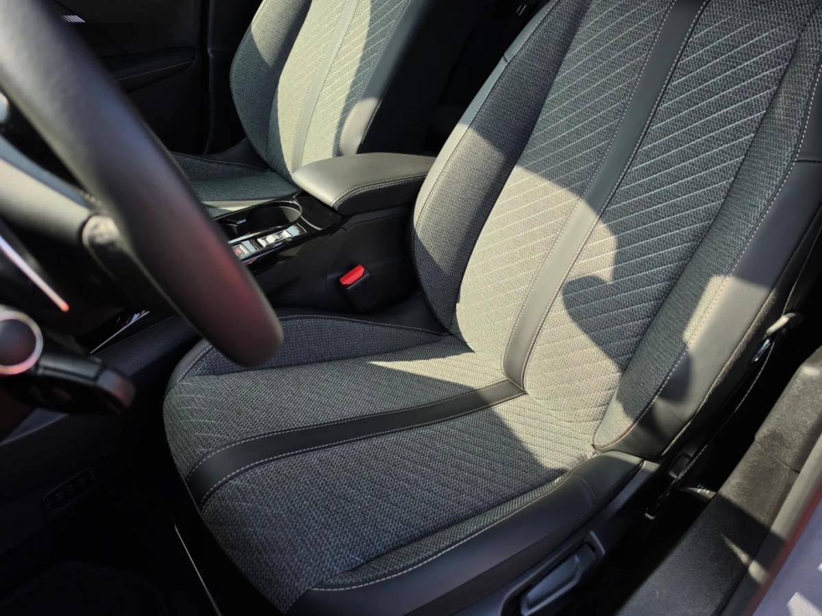 peugeot-2008-2024-gasolina-1199cc