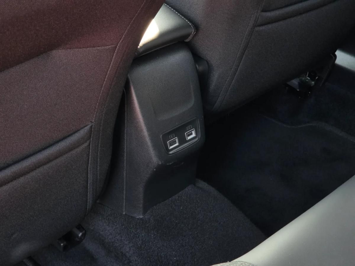 peugeot-2008-2024-gasolina-1199cc