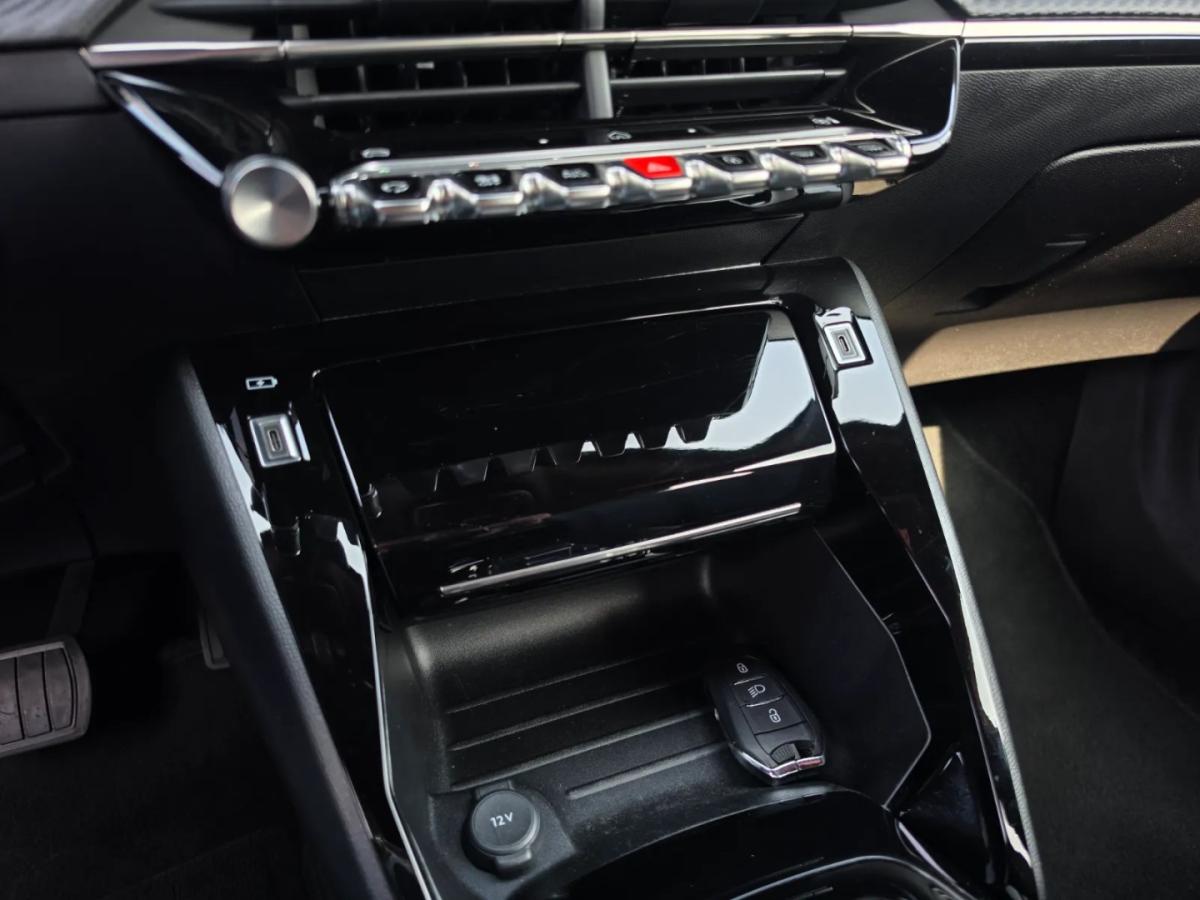 peugeot-2008-2024-gasolina-1199cc