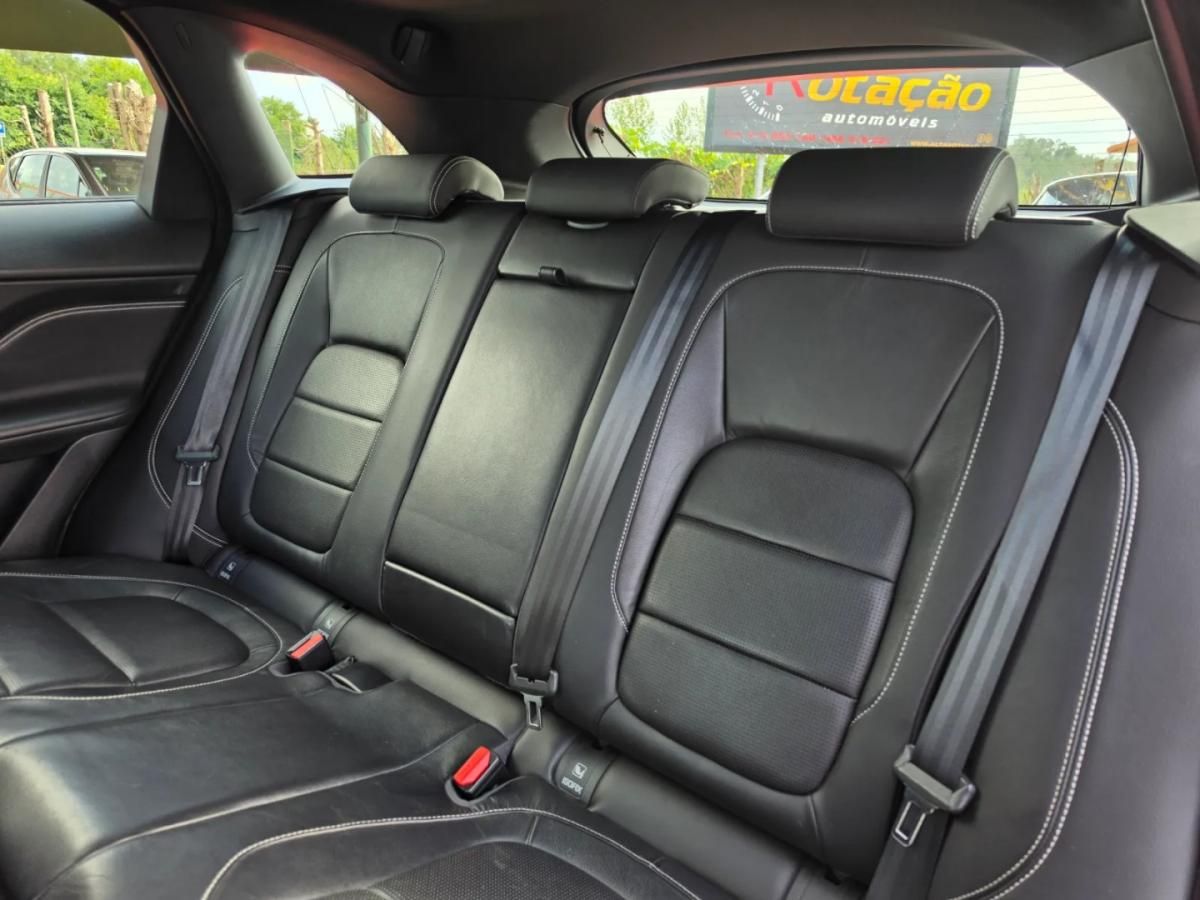 jaguar-f-pace-2016-diesel-1999cc