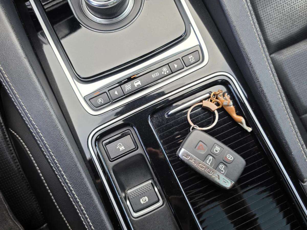 jaguar-f-pace-2016-diesel-1999cc