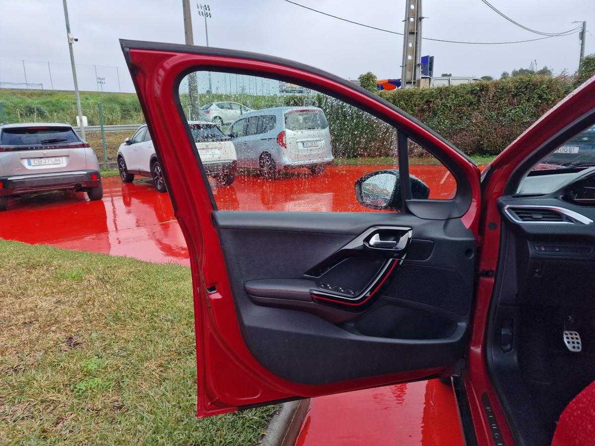 peugeot-2008-2018-gasolina-1199cc