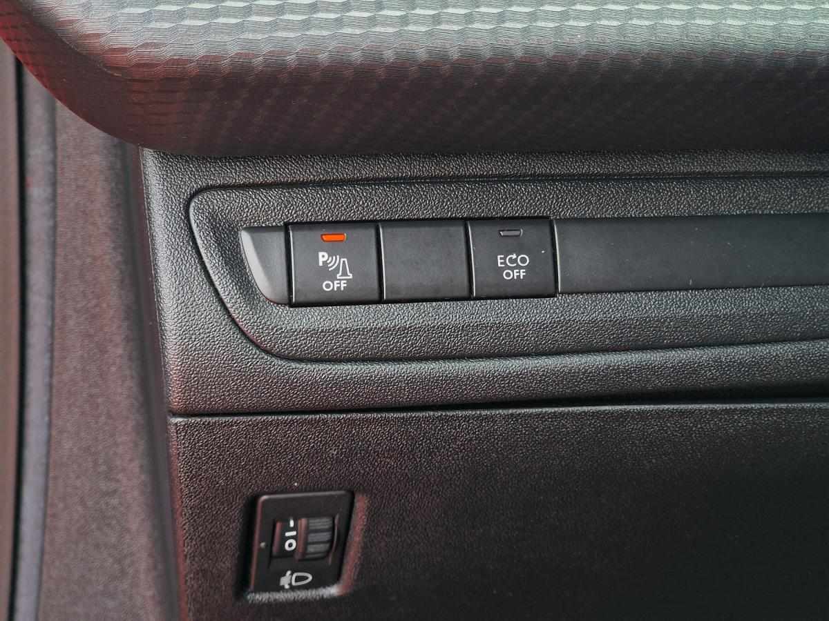 peugeot-2008-2018-gasolina-1199cc