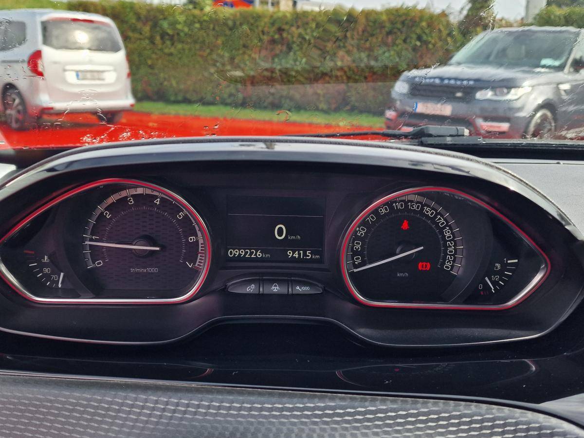 peugeot-2008-2018-gasolina-1199cc