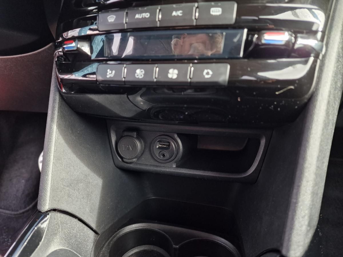 peugeot-2008-2018-gasolina-1199cc
