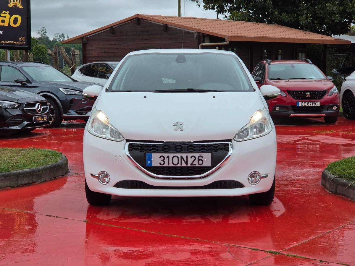 peugeot-208-2014-gasolina-1199cc