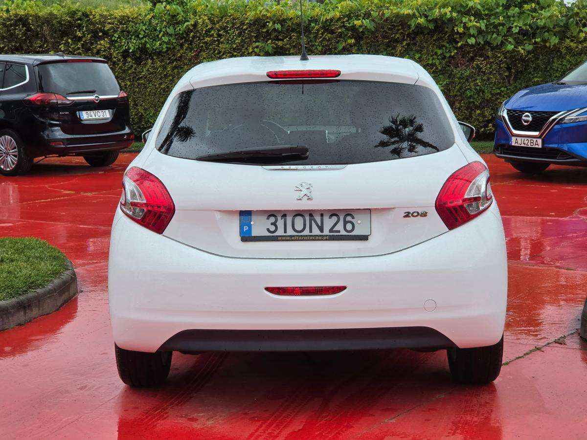 peugeot-208-2014-gasolina-1199cc