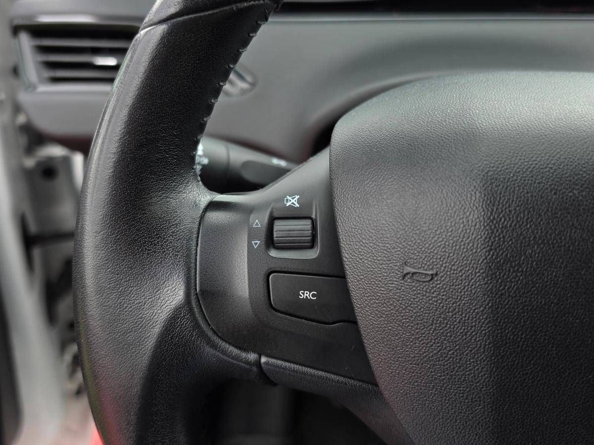 peugeot-208-2014-gasolina-1199cc