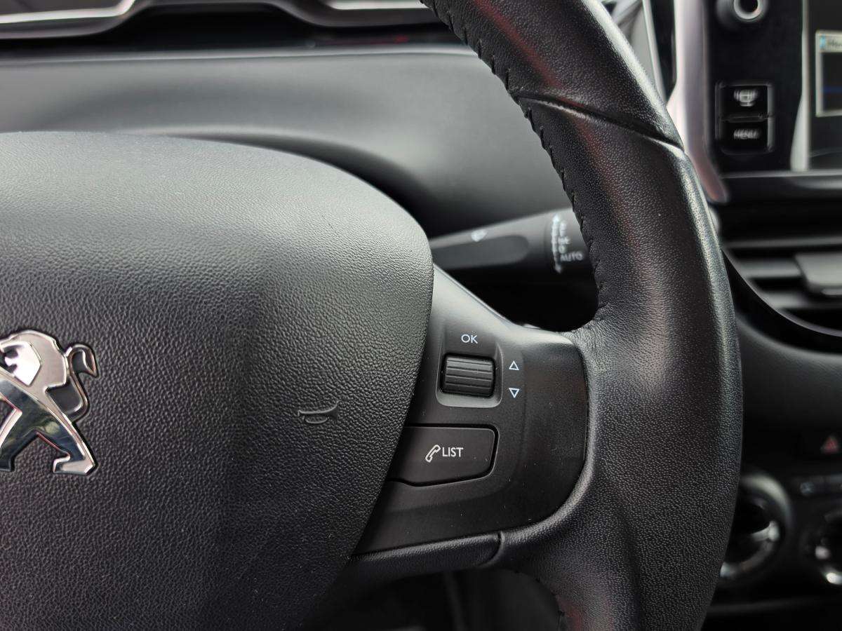 peugeot-208-2014-gasolina-1199cc