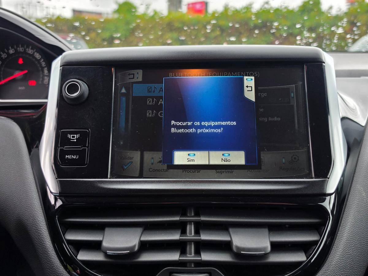 peugeot-208-2014-gasolina-1199cc