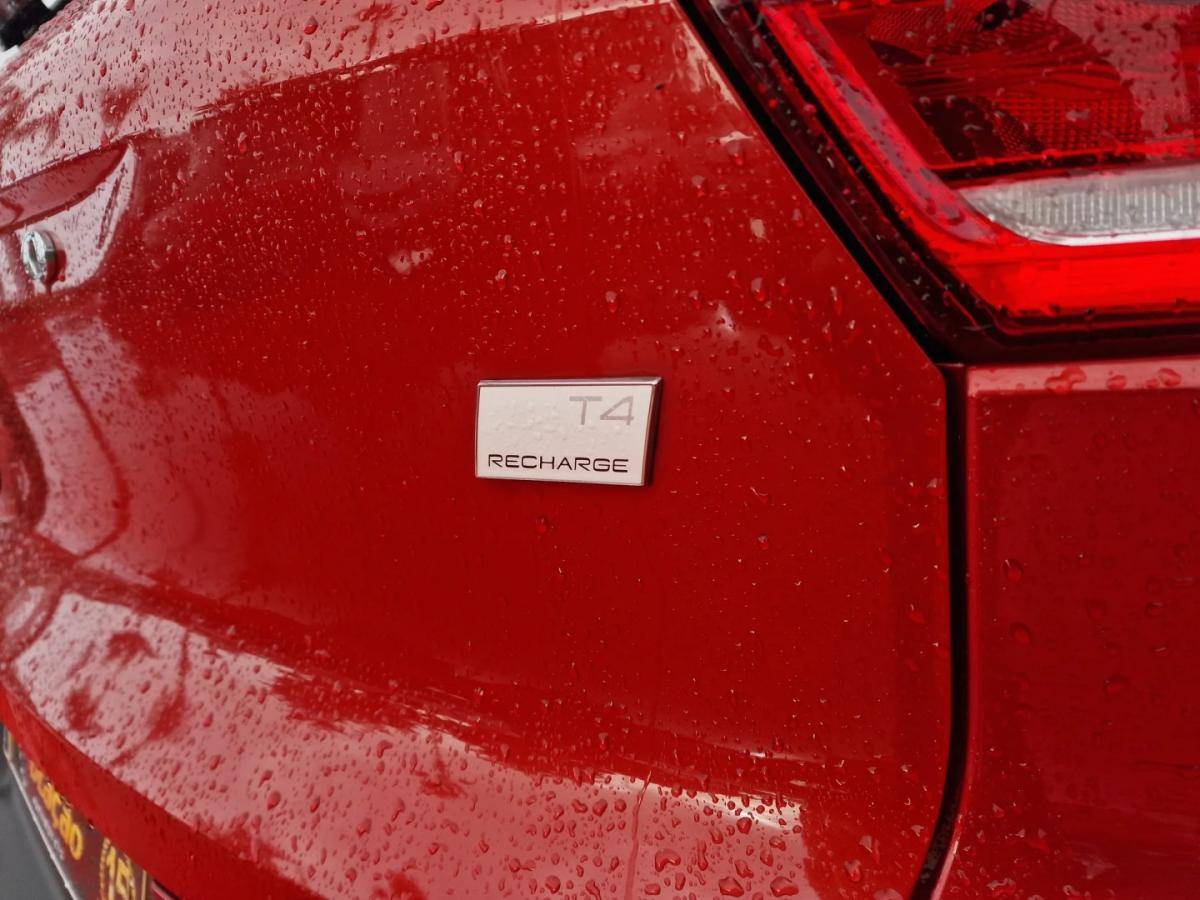 volvo-xc40-2022-hibrido-1477cc