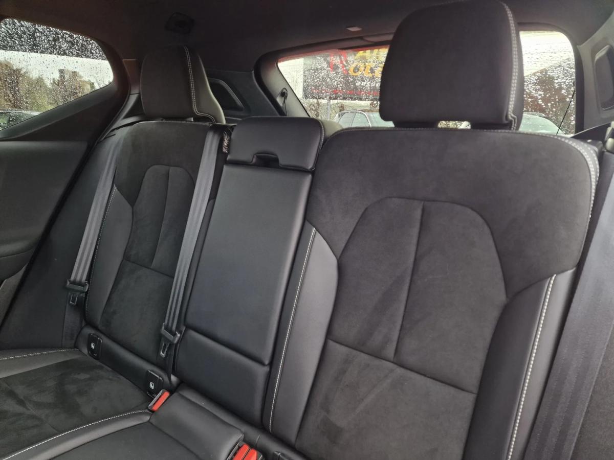 volvo-xc40-2022-hibrido-1477cc