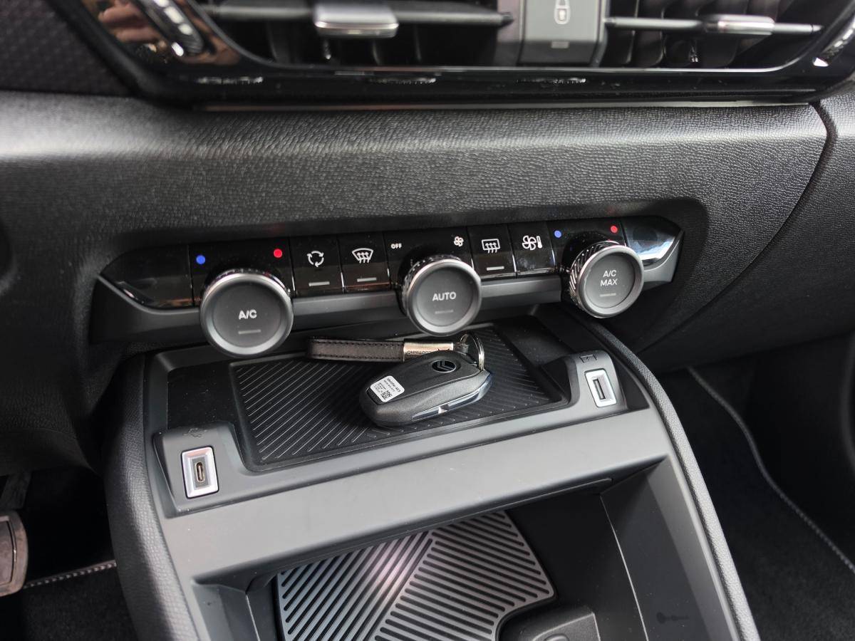 citroen-c4-2025-gasolina-1199cc
