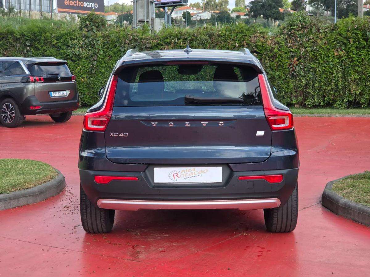 volvo-xc40-2022-hibrido-1477cc