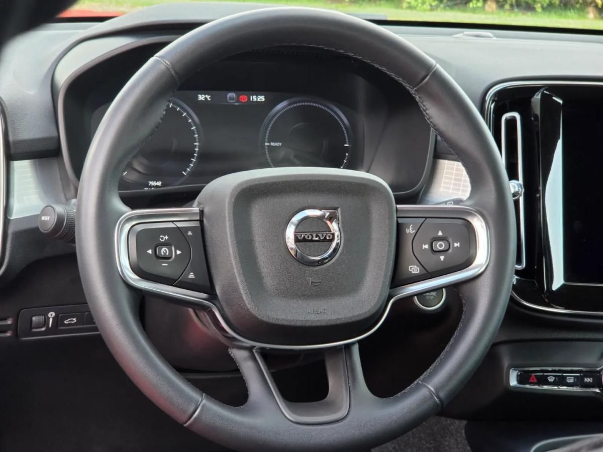 volvo-xc40-2022-hibrido-1477cc