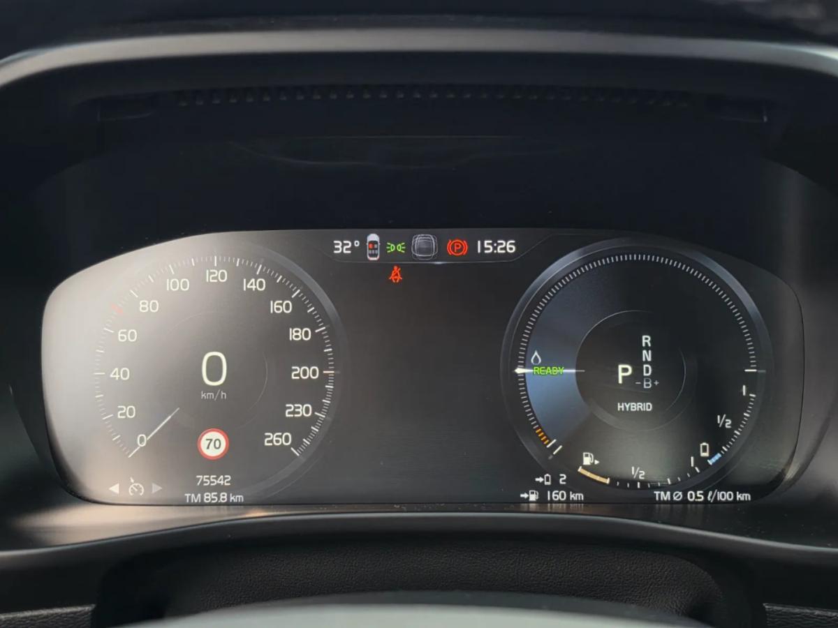 volvo-xc40-2022-hibrido-1477cc
