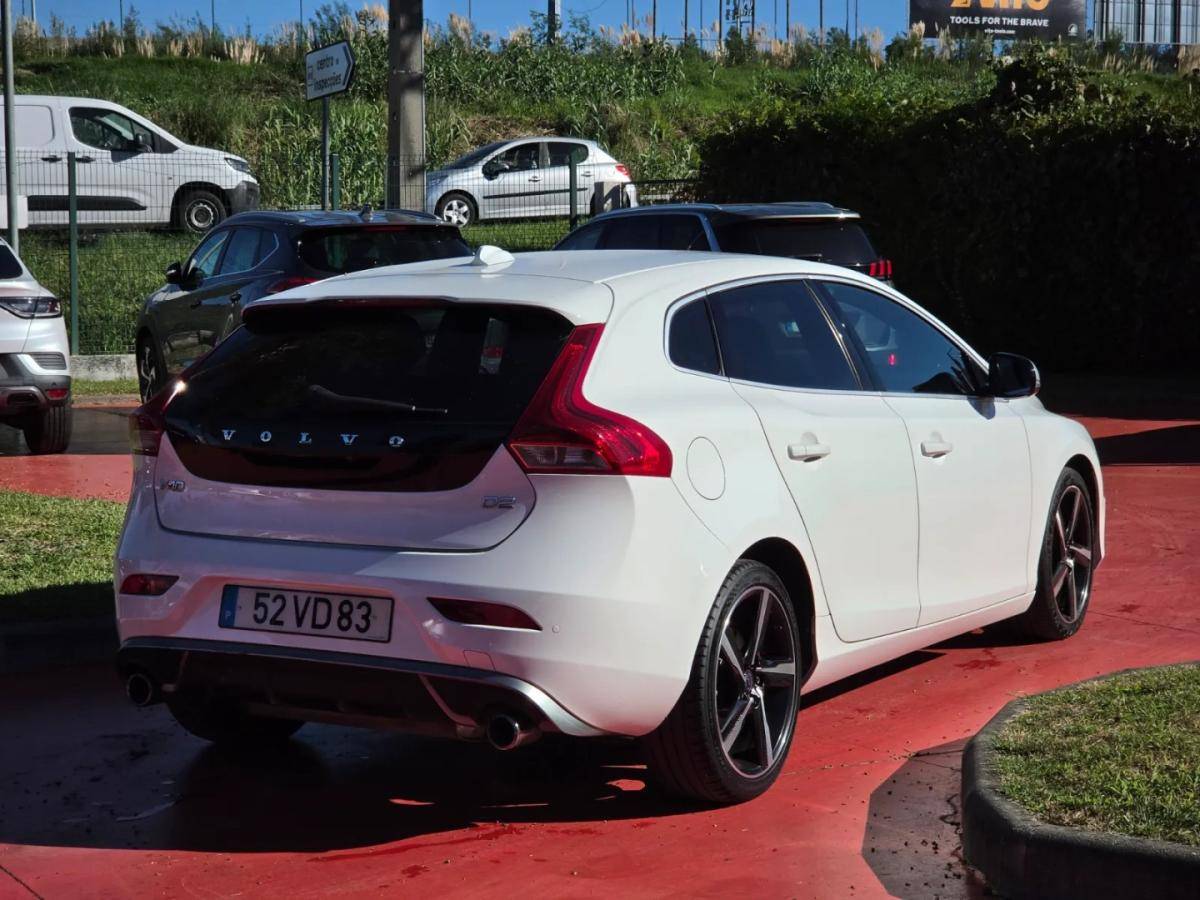 volvo-v40-2013-diesel-1560cc