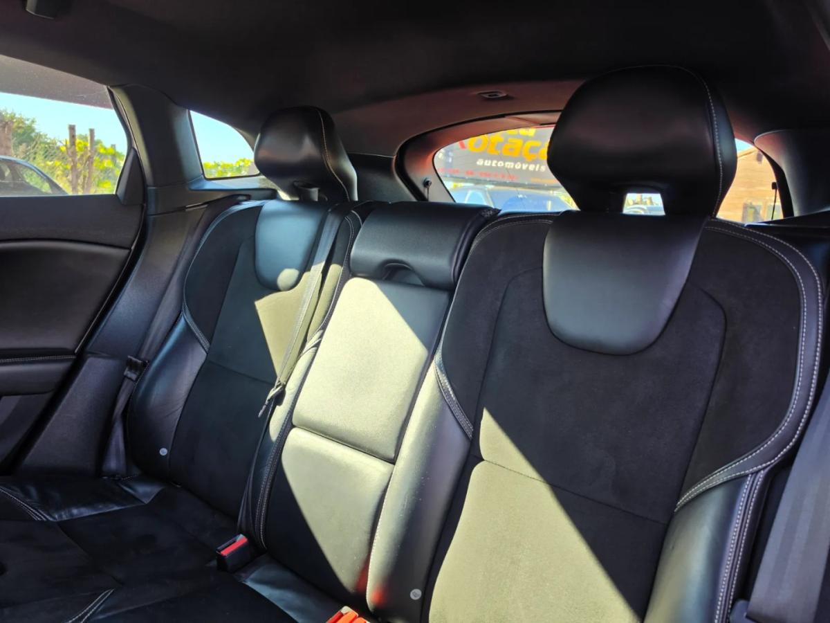 volvo-v40-2013-diesel-1560cc