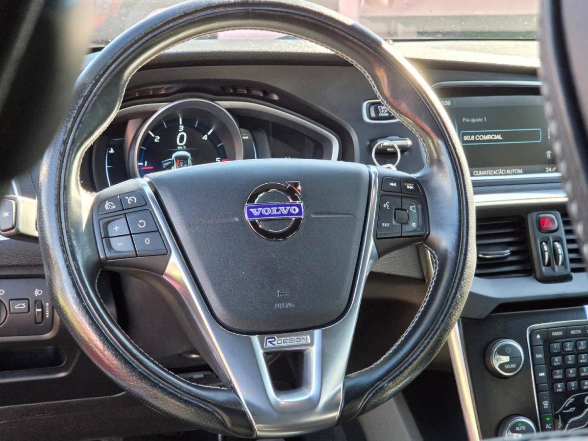 volvo-v40-2013-diesel-1560cc