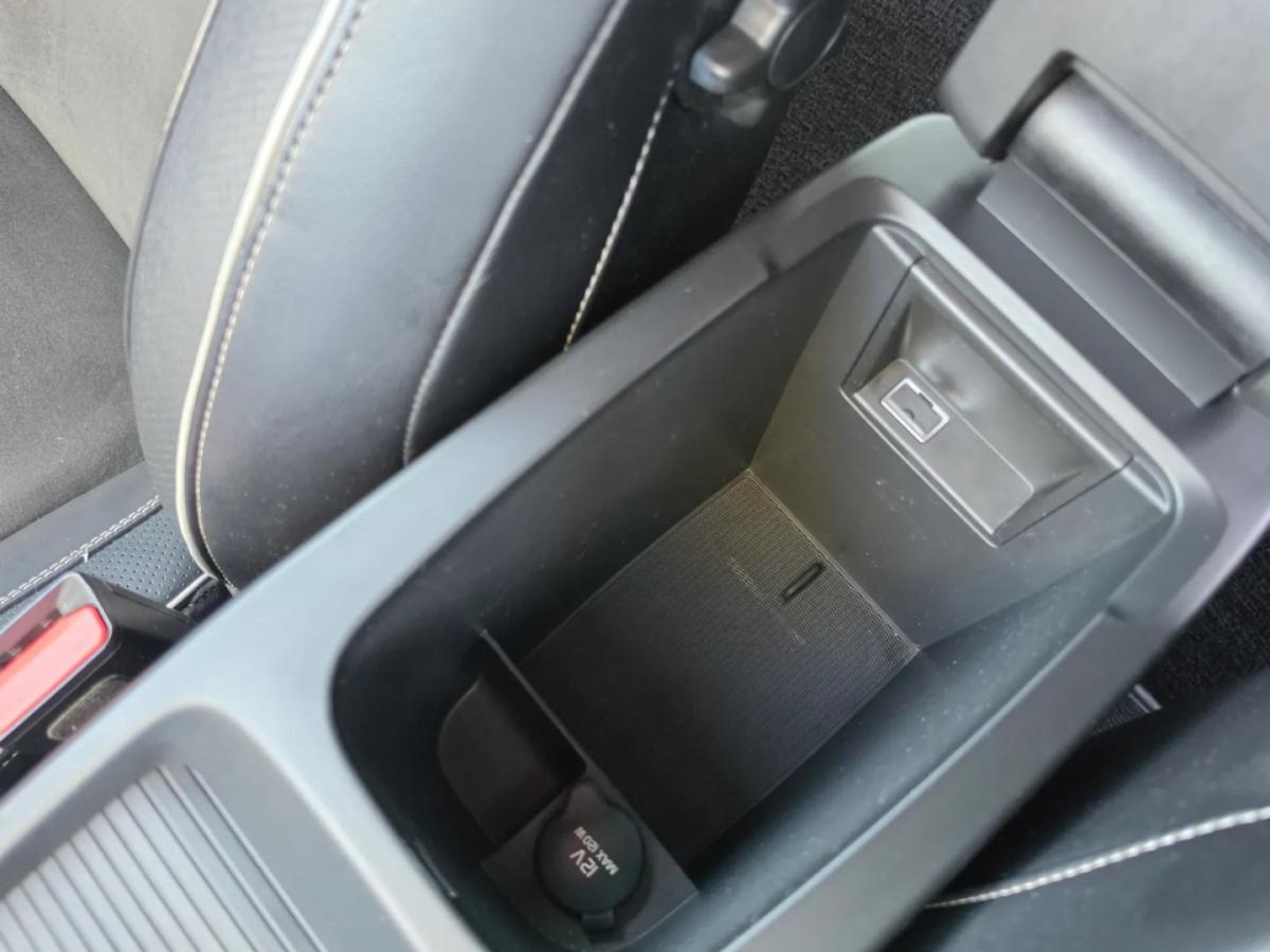 volvo-v40-2013-diesel-1560cc