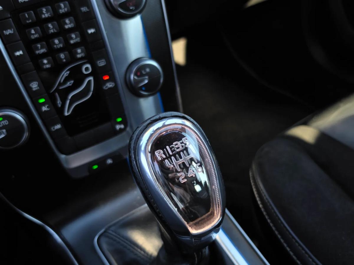 volvo-v40-2013-diesel-1560cc