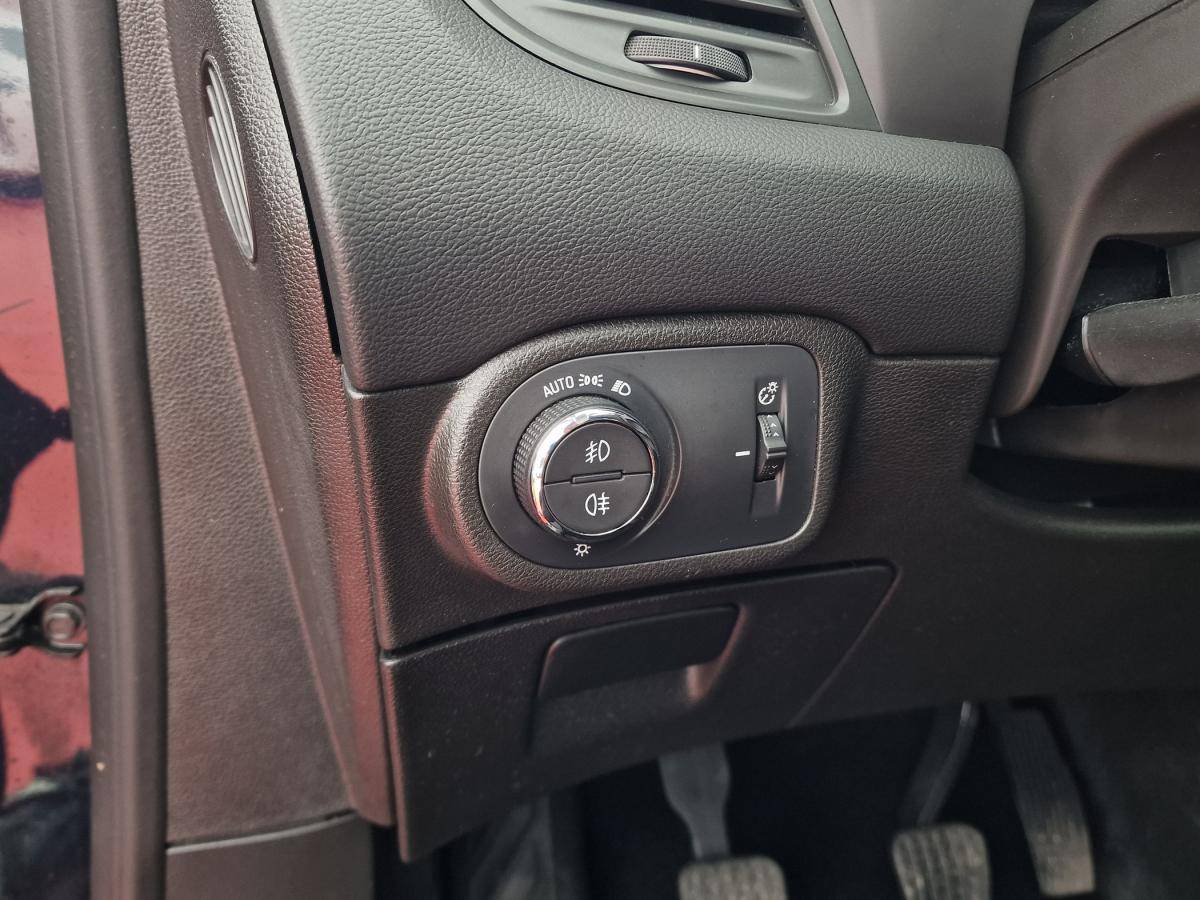 opel-zafira-2018-diesel-1598cc